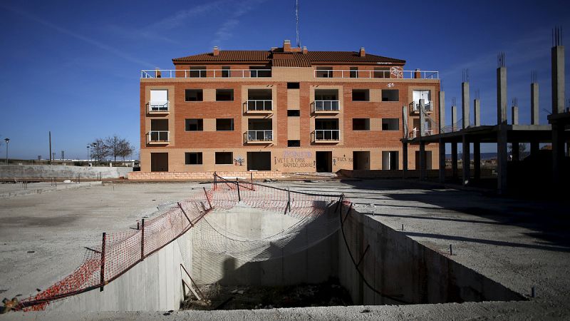 La venta de casas subió el 13,9% en 2016 y se anotó su tercer año al alza, según Fomento