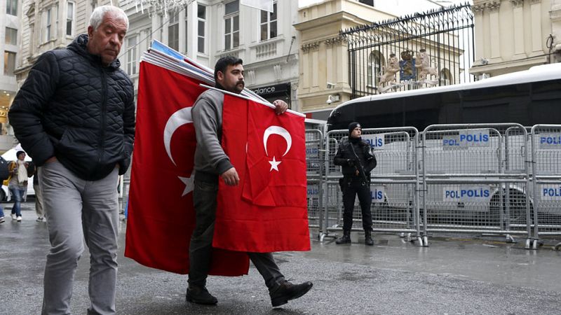 Turquía protesta con crudeza ante Holanda y enfría aún más sus relaciones con la Unión Europea