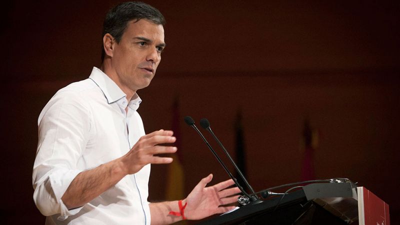 López y afines a Sánchez quieren un líder del PSOE "en cuerpo y alma" y critican la "multitarea" de Díaz