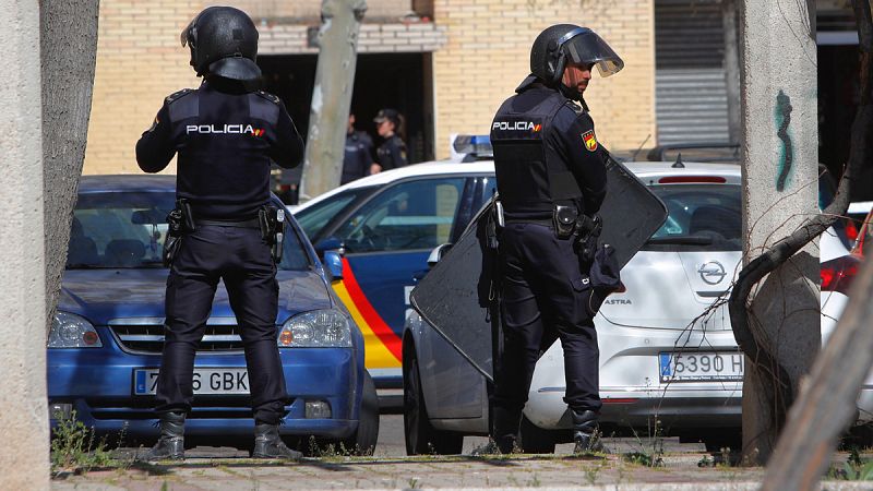 Un hombre dispara a su expareja en Madrid y es detenido tras atrincherarse en un piso