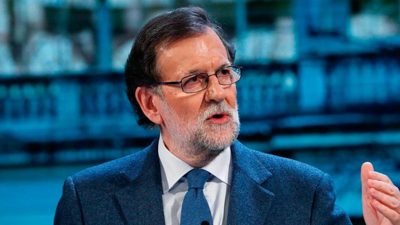 Rajoy: "Que ETA se desarme y de paso que se disuelva"
