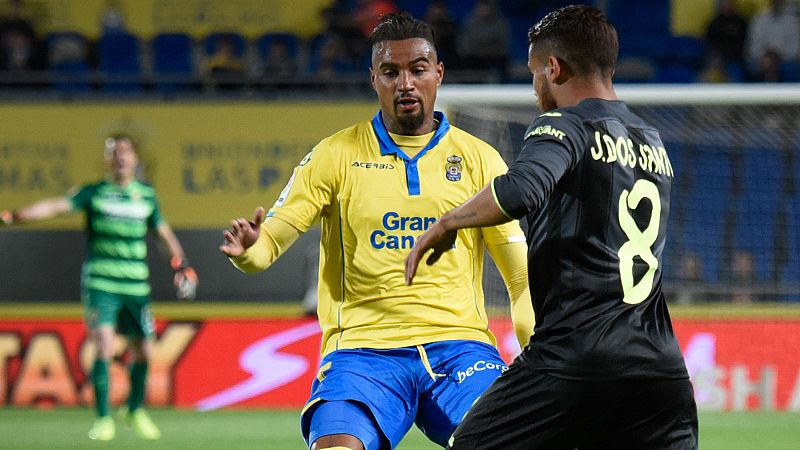 Las Palmas frena la carrera del Villarreal por la Champions