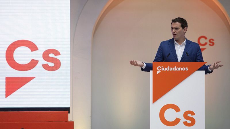 Rivera mantiene su apoyo: "No es poner un cheque en blanco a un Gobierno que no nos gusta, sino a los españoles"