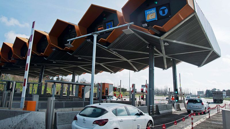 Un juez condena a Fomento a pagar 1.494 millones de euros a Abertis por compensación de tráficos en la AP-7