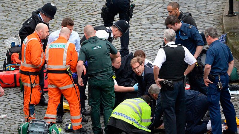 El político que se convirtió en héroe en el ataque en Londres