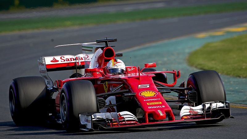 Vettel gana, Alonso abandona y Sainz puntúa en el GP de Australia