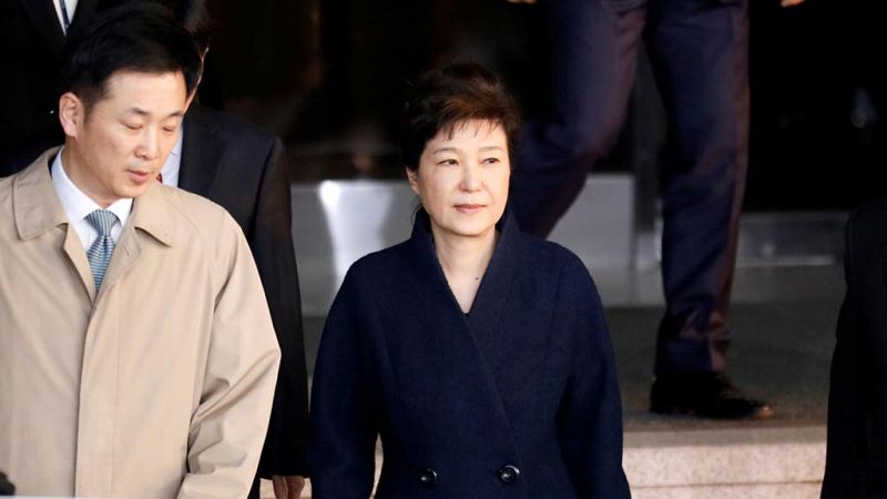 La fiscalía pedirá detener a la expresidenta surcoreana Park Geun-hey por corrupción