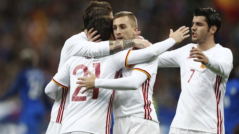 España toma Saint-Denis con un decisivo Deulofeu