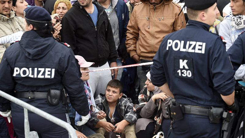 Austria estudia salir del acuerdo de la Unión Europea sobre reubicación de refugiados