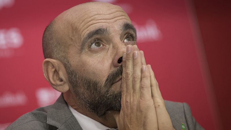 El Sevilla anuncia la salida de Monchi del club