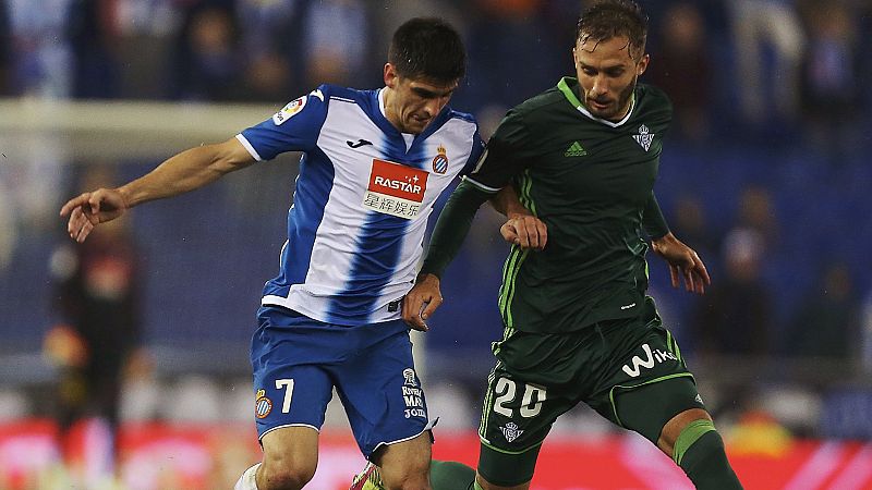El Espanyol remonta al Betis en tres minutos