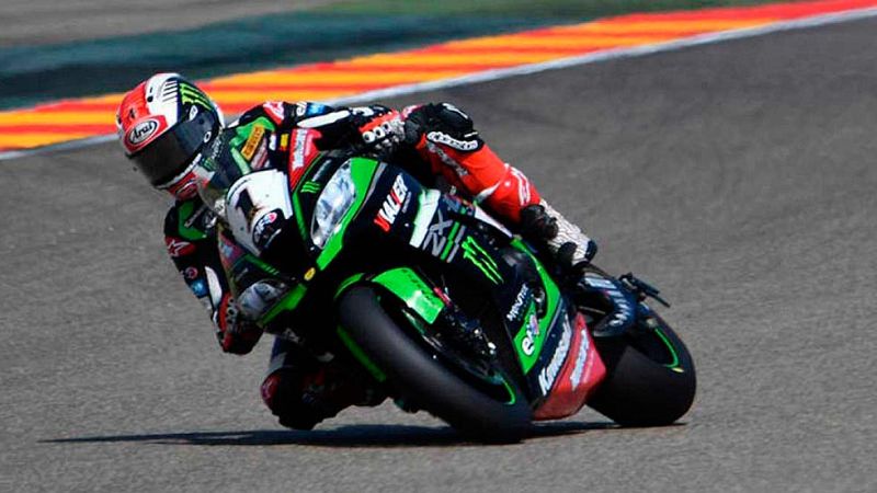 Rea gana su quinta carrera de la temporada tras la caída de Davies