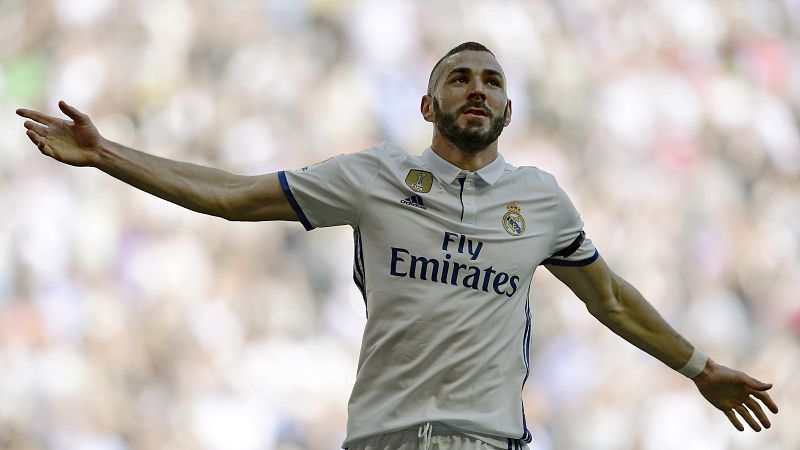 El Madrid vence al Alavés con un gran empujón final