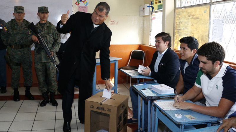 Ecuador vuelve a las urnas para elegir al sucesor de Rafael Correa