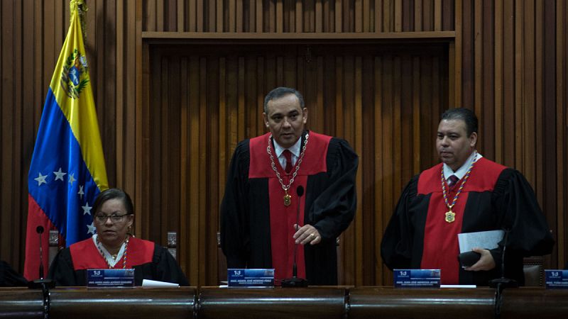 El Parlamento venezolano iniciará el proceso para destituir a los magistrados del "golpe de estado"
