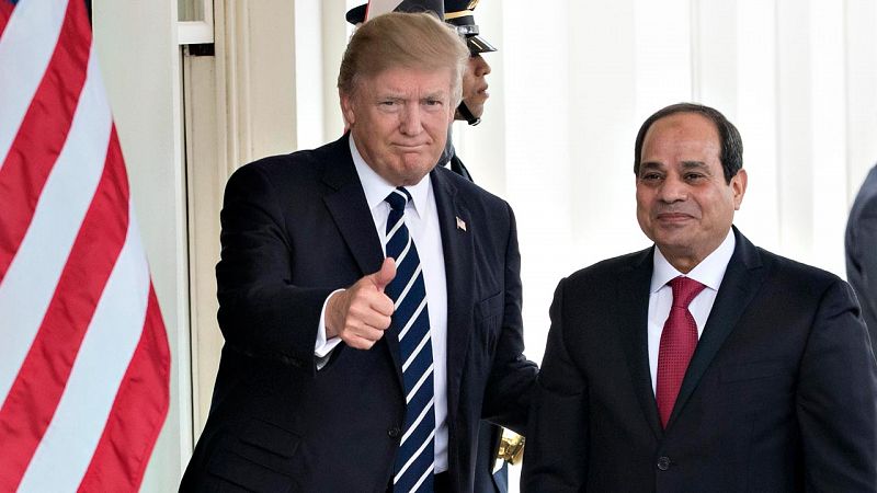 Trump respalda al presidente egipcio y se compromete a una mayor cooperación militar