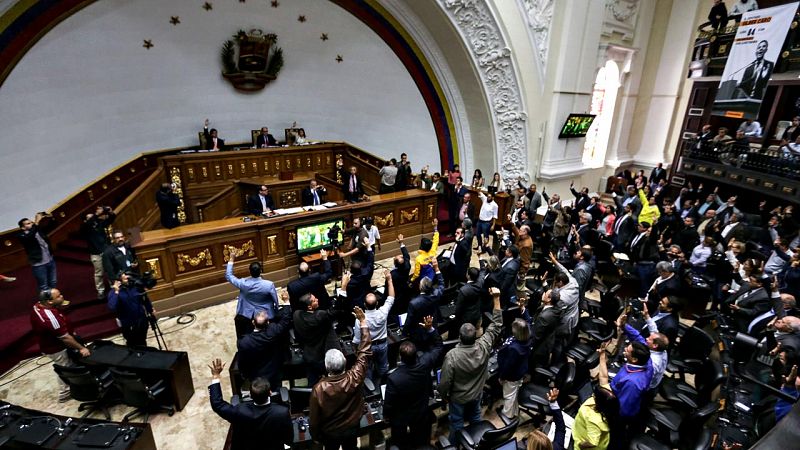 El Parlamento de Venezuela inicia el proceso para destituir a siete magistrados del Tribunal Supremo