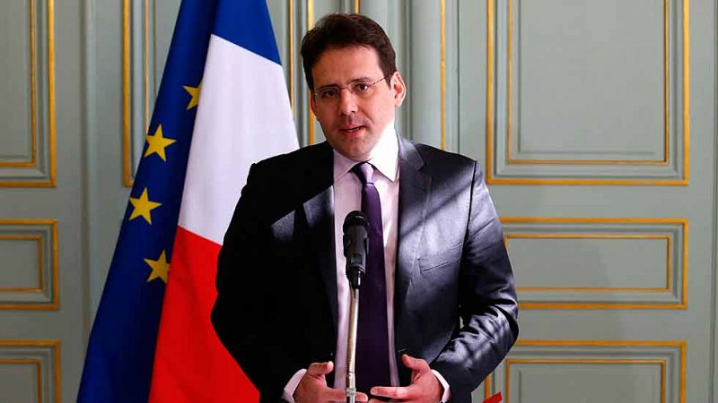 Francia inspecciona los zulos y califica el desarme "unilateral" de ETA como "un gran paso"
