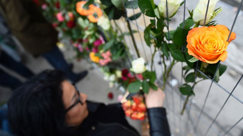 Estocolmo honra con flores y velas a las víctimas del atentado