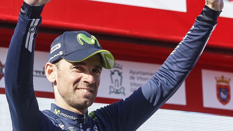 Valverde gana su primera Vuelta al País Vasco aguantando el envite de Contador