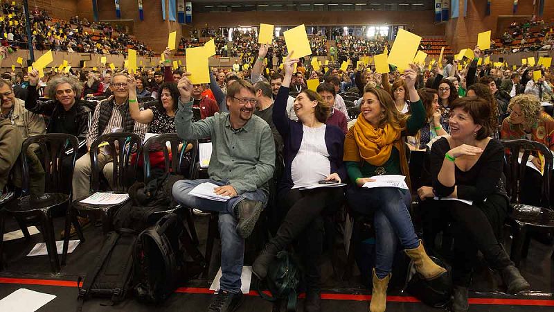 Domènech y Colau son elegidos líderes de los 'comunes' y suman a críticos de Podem
