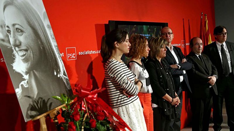 El PSOE, conmocionado con la repentina muerte de la exministra de Defensa Carme Chacón