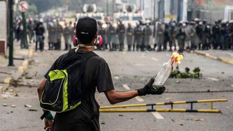 La oposición venezolana cifra en 200 los heridos de las protestas y el Gobierno habla de 40 detenidos