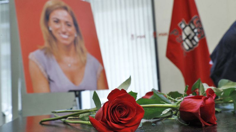 Las cenizas de Carme Chacón de camino a Esplugues de Llobregat