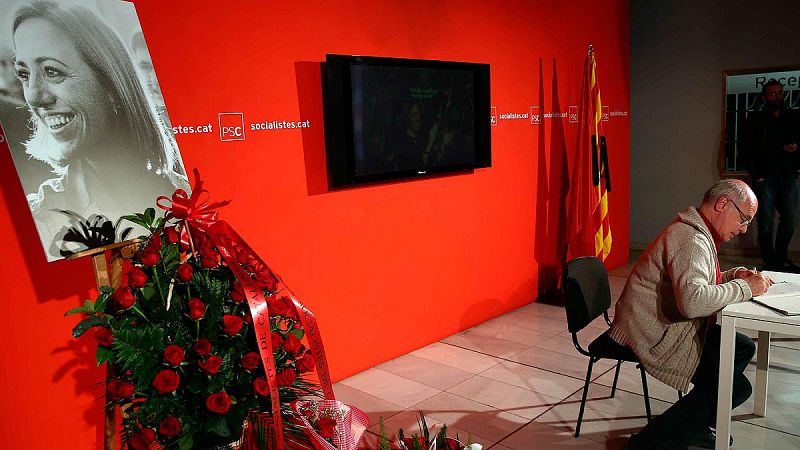 El Govern otorga la Cruz de Sant Jordi a Carme Chacón a título póstumo