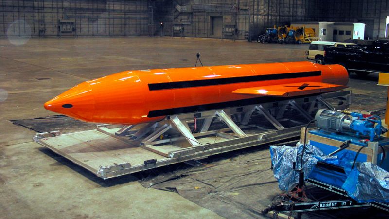 Estados Unidos usa por primera vez "la madre de todas las bombas" no nucleares en Afganistán