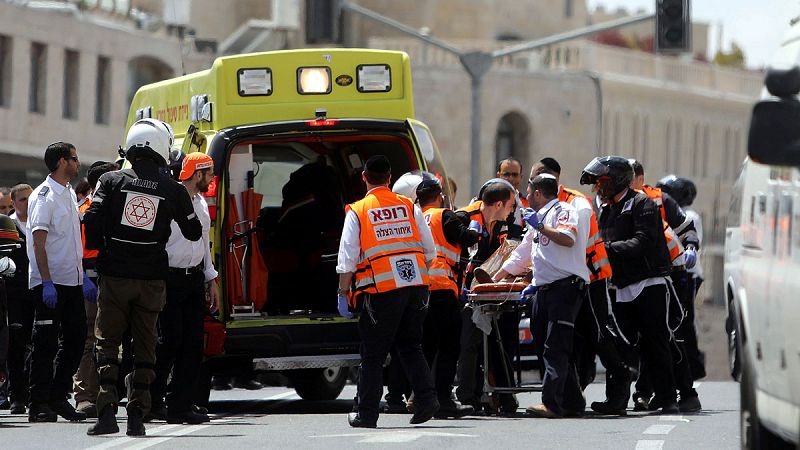 Muere una turista británica apuñalada por un palestino en el tranvía en el centro de Jerusalén