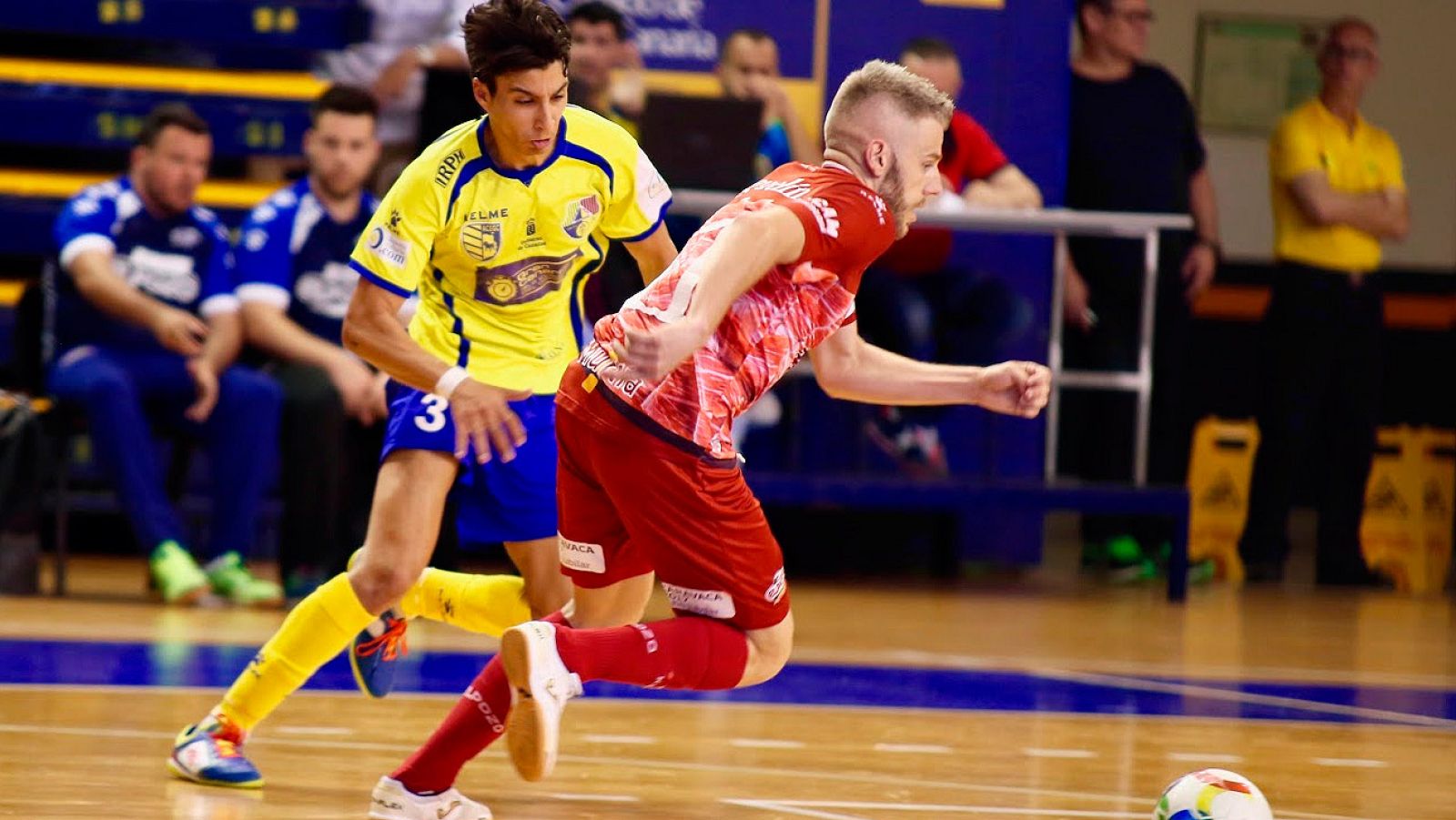 ElPozo Murcia mete presi�n a Bar�a e Inter tras ganar en Gran Canaria