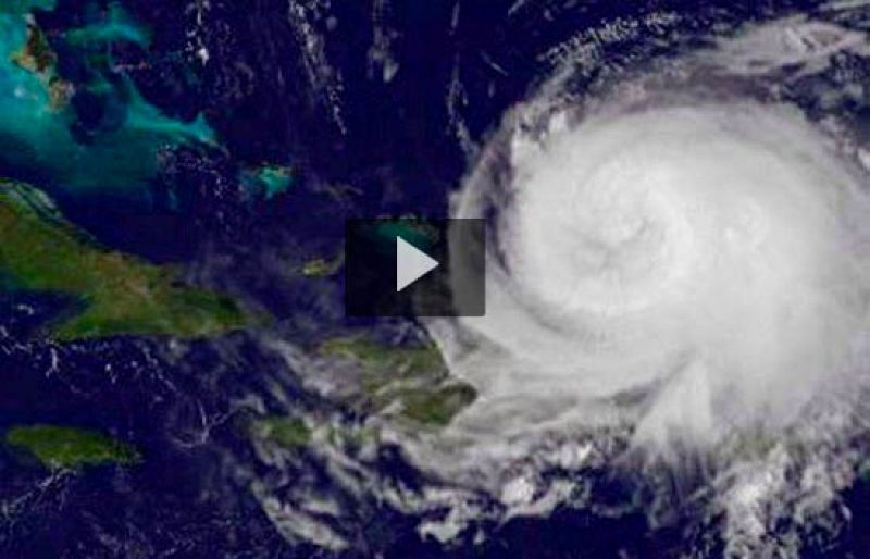 Ike toca con vientos de 195 km/h la costa de Cuba, tras evacuar a un millón de personas