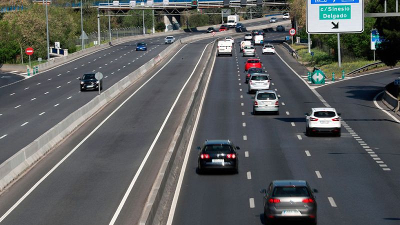 Grandes atascos hacia Madrid y Barcelona en el regreso de la Semana Santa