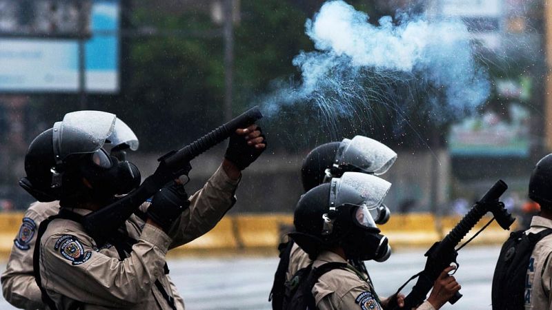 Detenidos dos policías de Venezuela por la muerte de un joven en las protestas