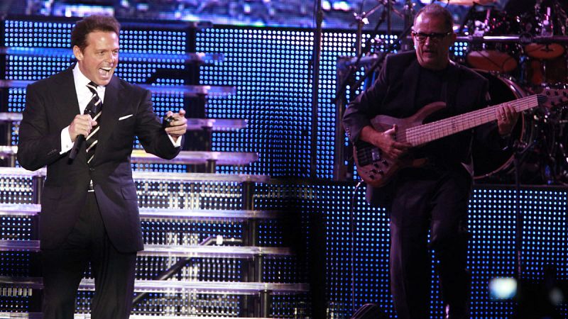 La Justicia de EEUU emite una orden de arresto contra el cantante Luis Miguel