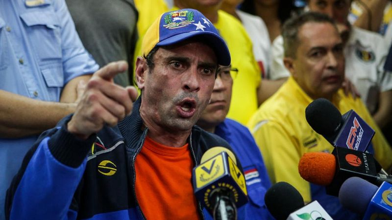 Maduro dice que se querellará contra Capriles por "difamar" al Gobierno y al Ejército