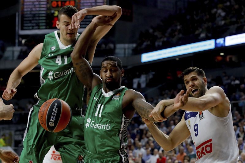 El Darussafaka sobrevive a los triples de Llull e iguala el 'play-off'