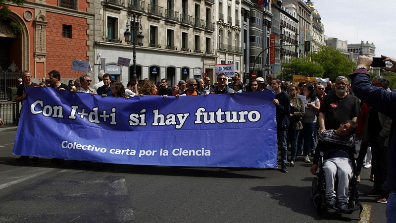 La comunidad científica reivindica con marchas en toda España más inversión y apoyo a la investigación