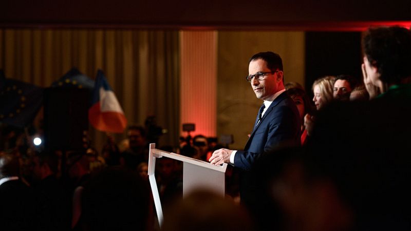 Los socialistas franceses piden el voto para Macron tras la debacle histórica de Benoît Hamon