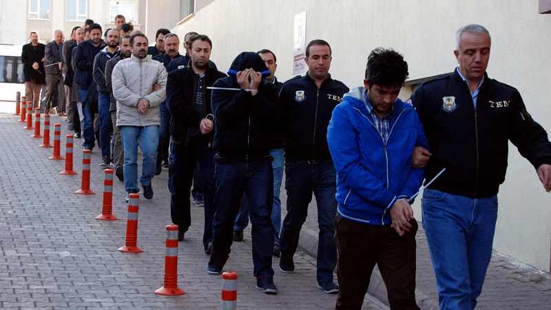 Turquía detiene a más de mil personas en una macrooperación contra la organización de Gülen por golpismo