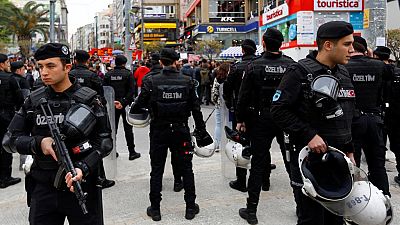 Turqu�a suspende a m�s de 9.000 polic�as por supuestos v�nculos golpistas