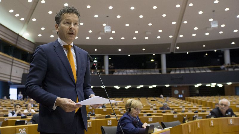 Dijsselbloem aboga por aliviar la deuda Griega y suavizar las exigencias fiscales tras el tercer rescate