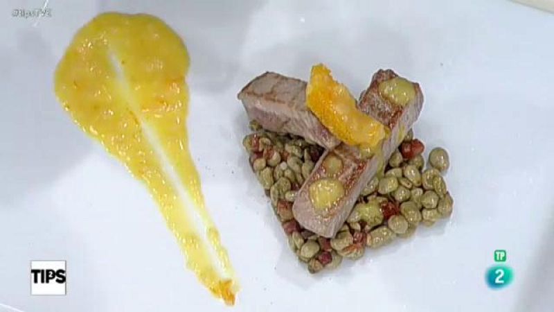 Receta de At�n  a la parrilla  con salsa de naranja y habas salteadas