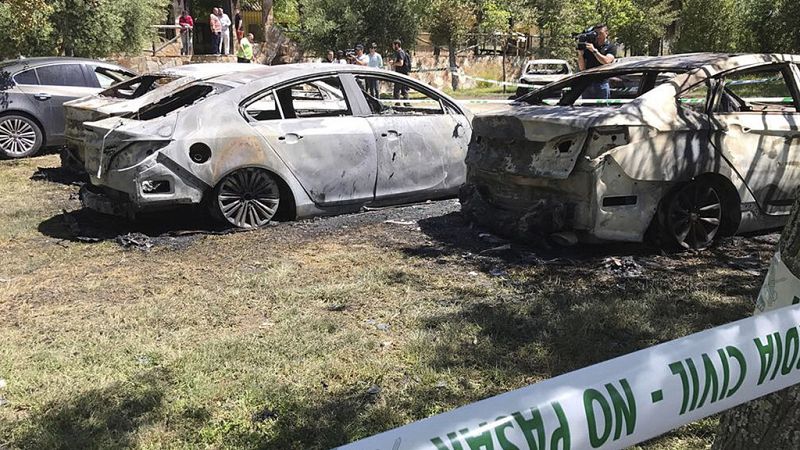 Queman nueve vehículos de Cabify que prestaban servicio en la Feria de Abril