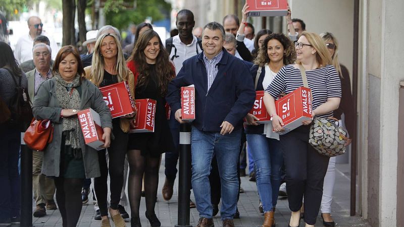 Partidarios de Susana Díaz dudan de los avales de Pedro Sánchez y creen que muchos serán anulados