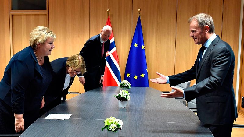 Tusk avisa de que las negociaciones del 'Brexit' serán "imposibles" si la UE y Londres empiezan ya a pelearse