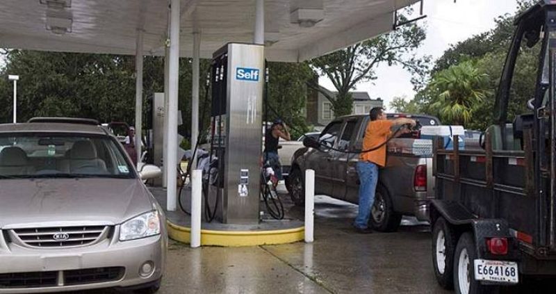 El gasóleo cae en la última semana un 0,66% y la gasolina un 0,75%