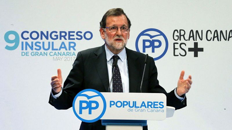 Rajoy se ofrece a hablar "con todos" del presupuesto, pero espera "finura"