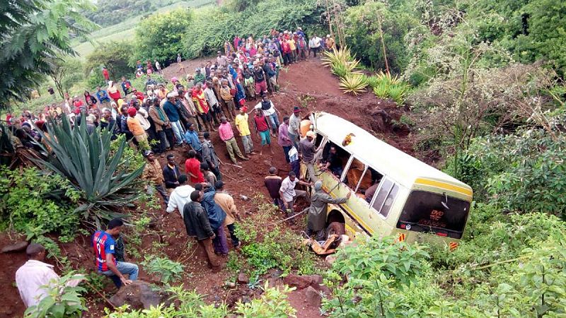 Mueren 29 niños y 3 adultos en un accidente de autobús escolar en Tanzania